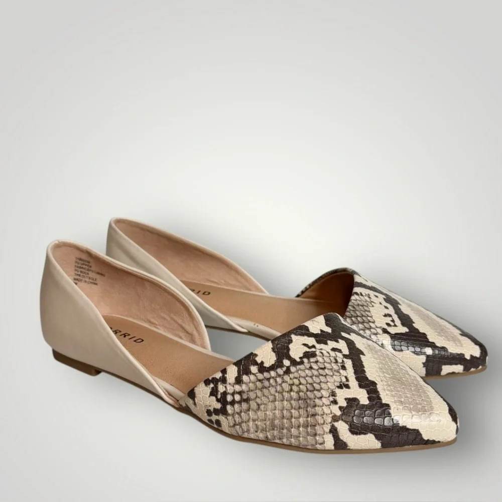Torrid Flats 8W Snake Print Pointed Toe D’Orsay Trendy Shoes Beige Like New